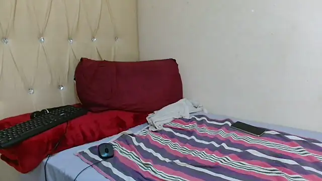 Snapshot of Sexybella-97 chatting on December 5, 2025, 5:22 pm Sexybella-97 online show from December 5, 2025, 5:22 pm