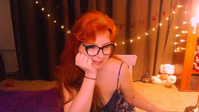 Crystal2207 online show from May 5, 2026, 2:36 am