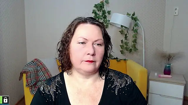 Snapshot of milf_hornys chatting on November 6, 2025, 5:06 pm milf hornys online show from November 6, 2025, 5:06 pm