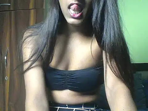 mickle james online show from November 2, 2025, 8:03 pm