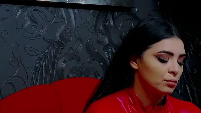 DevashaQueenX online show from May 6, 2026, 7:12 am