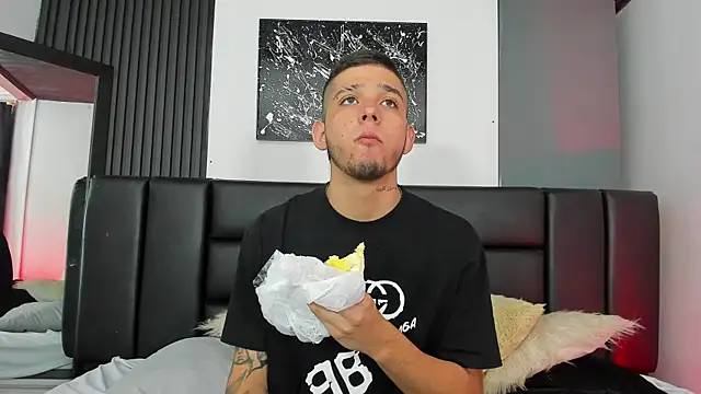 Mathewboy1 online show from March 19, 2026, 11:32 am