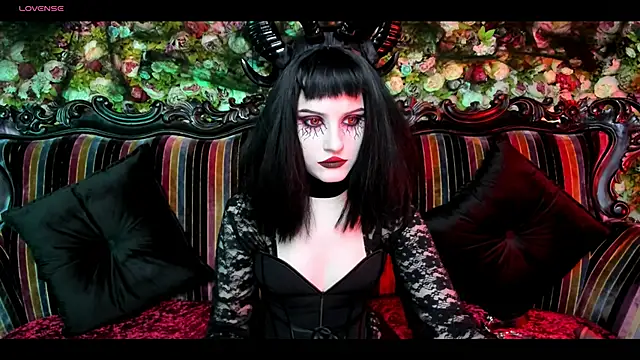 Snapshot of EllieMori chatting on October 31, 2025, 10:38 pm EllieMori online show from October 31, 2025, 10:38 pm