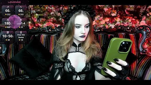 Snapshot of EllieMori chatting on November 1, 2025, 11:53 pm EllieMori online show from November 1, 2025, 11:53 pm