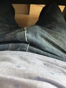 Snapshot of Cruel00 chatting on September 11, 2025, 8:58 am Cruel00 online show from September 11, 2025, 8:58 am