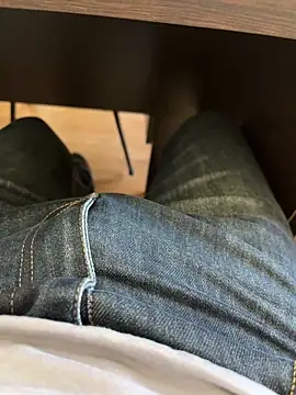 Snapshot of Cruel00 chatting on October 30, 2025, 10:46 am Cruel00 online show from October 30, 2025, 10:46 am