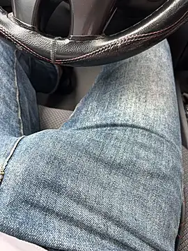 Snapshot of Cruel00 chatting on October 20, 2025, 9:43 am Cruel00 online show from October 20, 2025, 9:43 am