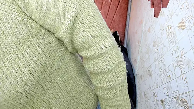 Lia Blake  online show from December 17, 2025, 12:43 pm