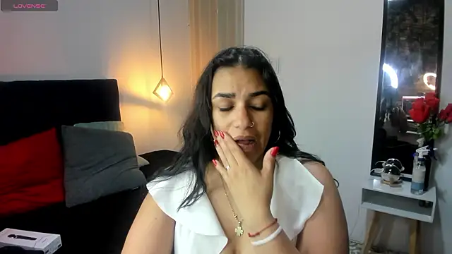 Lia Blake  online show from February 1, 2026, 12:03 pm