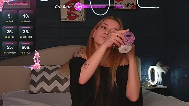 Snapshot of Crystal_Jull chatting on October 28, 2025, 11:42 am Crystal Jull online show from October 28, 2025, 11:42 am