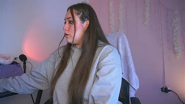 Snapshot of Violet_moon24 chatting on November 5, 2025, 8:56 pm Violet moon24 online show from November 5, 2025, 8:56 pm