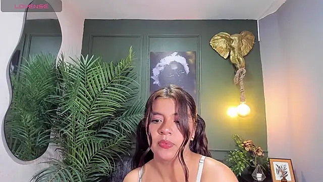 Snapshot of sweety_smilee chatting on October 9, 2025, 8:09 pm sweety smilee online show from October 9, 2025, 8:09 pm