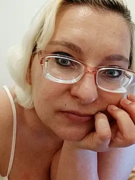 VikaKing online show from October 25, 2025, 8:31 pm