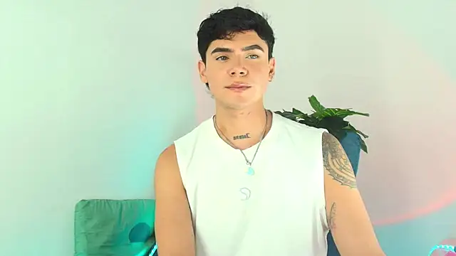 Snapshot of CamiiGuzmanX chatting on December 5, 2025, 8:39 pm CamiiGuzmanX online show from December 5, 2025, 8:39 pm