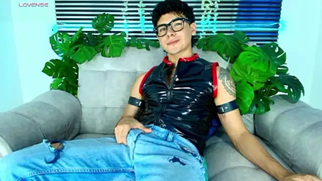 CamiiGuzmanX online show from March 7, 2026, 8:58 pm