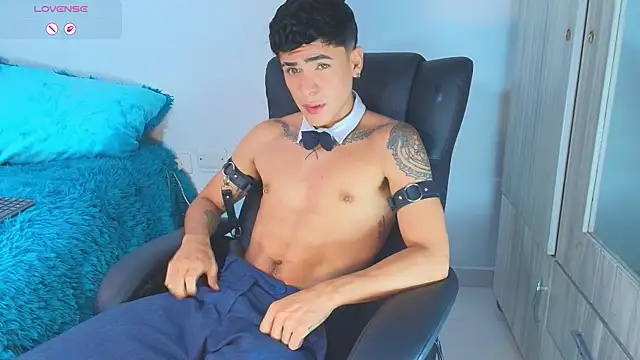 CamiiGuzmanX online show from July 25, 2026, 8:15 pm