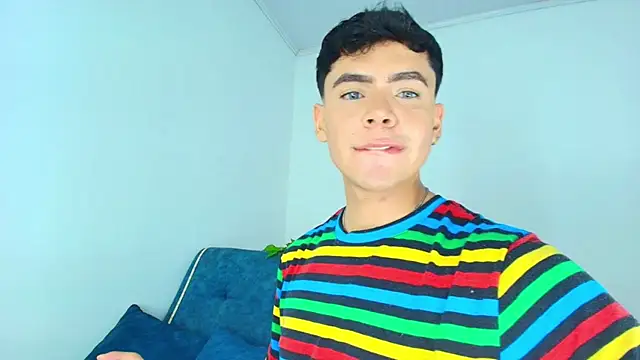 Snapshot of CamiiGuzmanX chatting on November 13, 2025, 8:57 pm CamiiGuzmanX online show from November 13, 2025, 8:57 pm