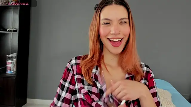 Snapshot of AntonellaaRossii chatting on September 15, 2025, 1:44 pm AntonellaaRossii online show from September 15, 2025, 1:44 pm