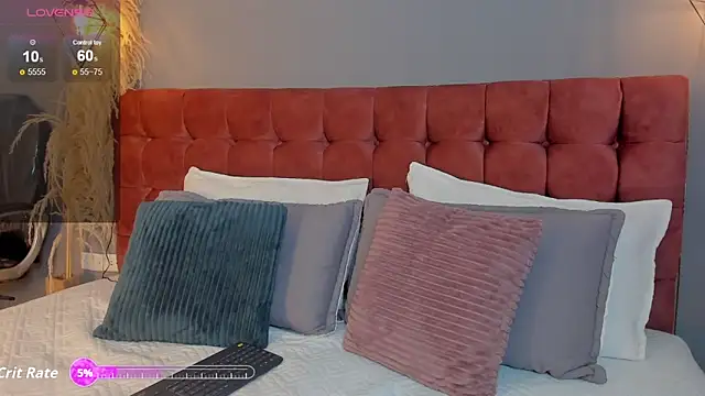 Snapshot of Tania_77_ chatting on November 10, 2025, 12:32 pm Tania 77 online show from November 10, 2025, 12:32 pm