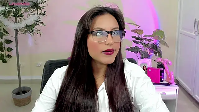 Snapshot of Cameroon-Diaz chatting on March 13, 2026, 1:49 pm Cameroon-Diaz online show from March 13, 2026, 1:49 pm