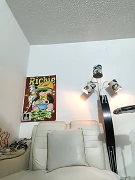 Thomasjons  online show from February 17, 2026, 3:37 am