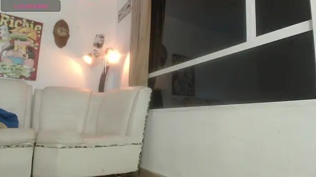 Thomasjons  online show from April 23, 2026, 3:13 am