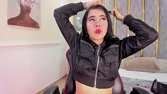 Sweet Dreams 01 online show from February 2, 2026, 3:44 pm