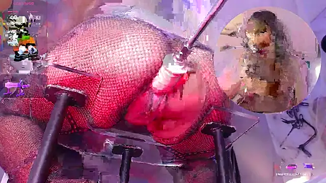 Snapshot of SugarandNibbles chatting on October 21, 2025, 1:32 pm SugarandNibbles online show from October 21, 2025, 1:32 pm