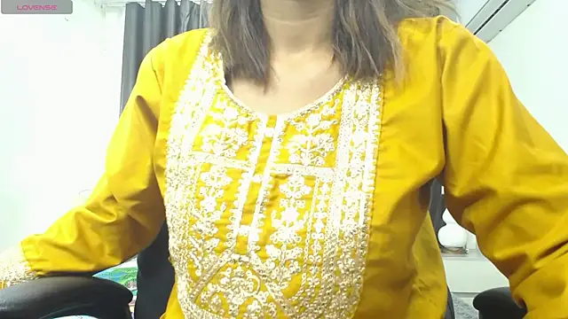 Snapshot of kairadayamai chatting on May 7, 2026, 11:46 am kairadayamai online show from May 7, 2026, 11:46 am