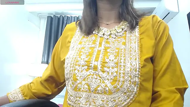 Snapshot of kairadayamai chatting on April 27, 2026, 12:14 pm kairadayamai online show from April 27, 2026, 12:14 pm
