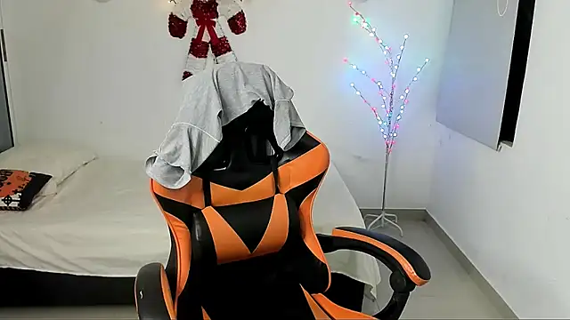 jeanfran ferrer online show from November 26, 2025, 7:14 pm