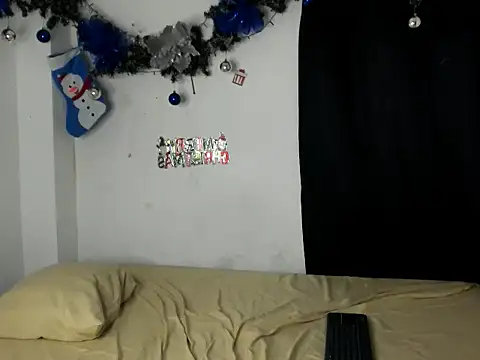 Snapshot of andrew_jonhes chatting on December 15, 2025, 8:36 pm andrew jonhes online show from December 15, 2025, 8:36 pm