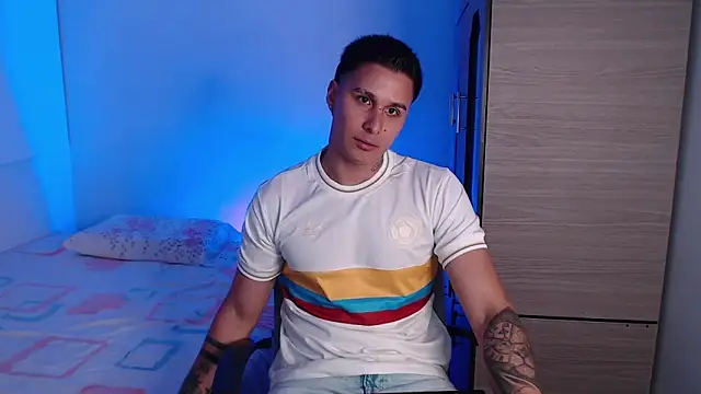 valentinosex1 online show from October 8, 2025, 9:48 pm