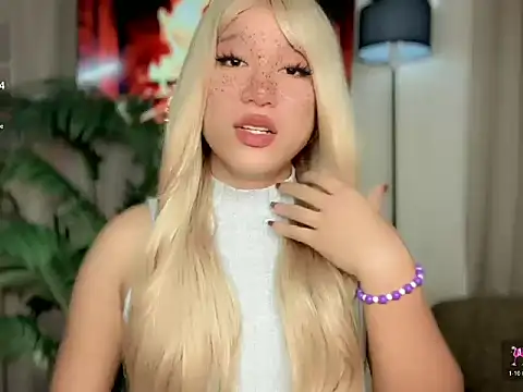 Snapshot of amera_loore chatting on July 15, 2026, 6:15 pm amera loore online show from July 15, 2026, 6:15 pm