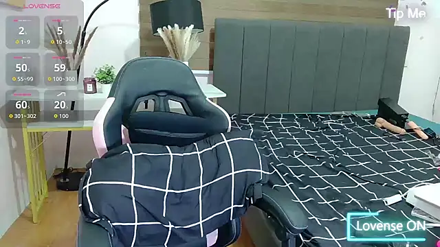 cumwetmebaby online show from June 3, 2026, 1:06 am
