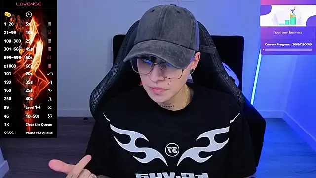 imlaiaaa online show from November 14, 2025, 9:07 pm