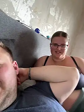 Snapshot of CurvyPaar2 chatting on June 14, 2026, 12:17 pm CurvyPaar2 online show from June 14, 2026, 12:17 pm