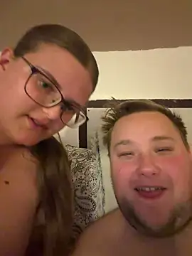Snapshot of CurvyPaar2 chatting on July 28, 2026, 8:01 pm CurvyPaar2 online show from July 28, 2026, 8:01 pm
