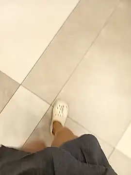 Jessical--Li online show from October 2, 2025, 5:44 am