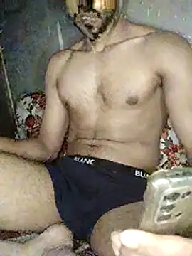 ahmed-eg1997 online show from May 4, 2026, 10:12 pm
