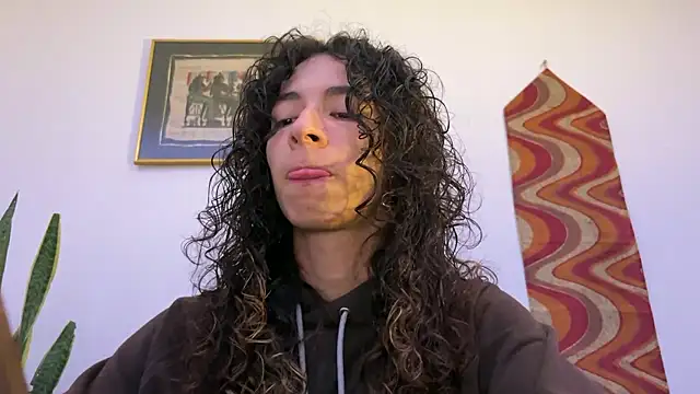 camille delrey online show from December 16, 2025, 12:59 am