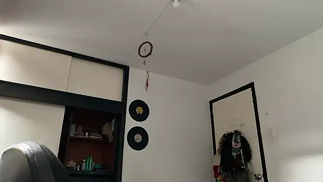 Snapshot of camille_delrey chatting on November 27, 2025, 7:47 pm camille delrey online show from November 27, 2025, 7:47 pm