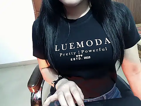 Snapshot of Hazel_Angel chatting on February 28, 2026, 7:52 am Hazel Angel online show from February 28, 2026, 7:52 am