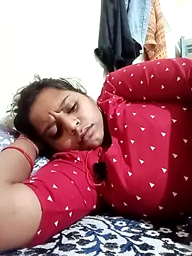 Snapshot of Hot_crety chatting on June 17, 2026, 10:52 pm Hot crety online show from June 17, 2026, 10:52 pm