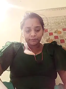 Snapshot of Hot_crety chatting on July 7, 2026, 4:32 pm Hot crety online show from July 7, 2026, 4:32 pm