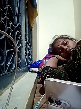 Hot crety online show from December 2, 2025, 12:33 am