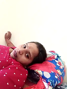 Snapshot of Hot_crety chatting on June 17, 2026, 8:25 am Hot crety online show from June 17, 2026, 8:25 am