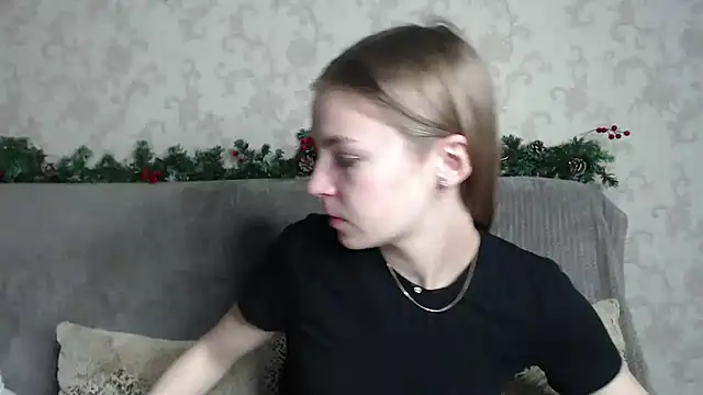 HitGyrl online show from February 19, 2026, 1:13 am