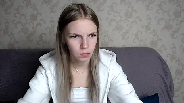 Snapshot of HitGyrl chatting on November 23, 2025, 1:04 am HitGyrl online show from November 23, 2025, 1:04 am