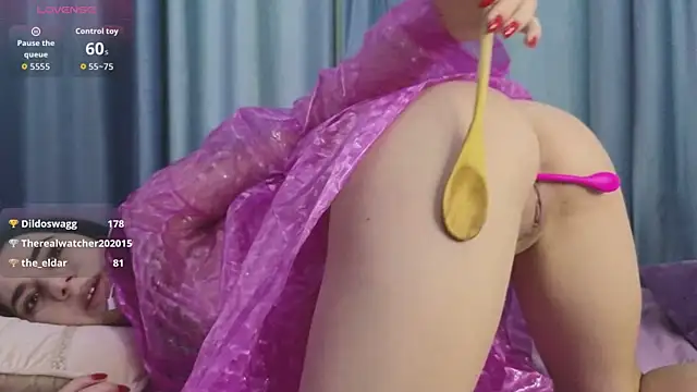 Snapshot of Still_eva chatting on October 15, 2025, 4:22 am Still eva online show from October 15, 2025, 4:22 am